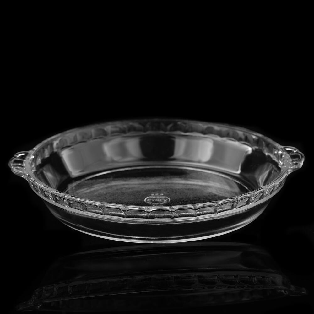 Vintage PYREX Flavor Saver Deep Dish Scalloped Fluted Edge Glass Baking Pie Pan
